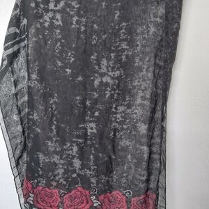 Hard Rock Cafe Black and White Rose Mantra Tag